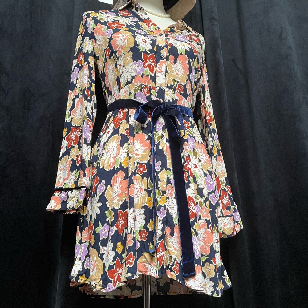 Funky Floral Outfit - Picture 6 of 7